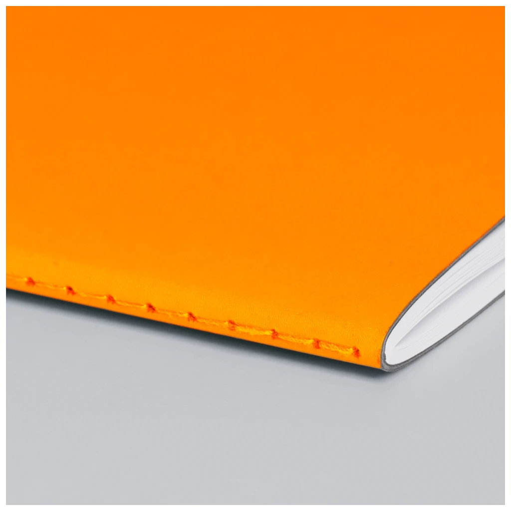 Buchkalender Premium Mod. 739 2027 „SlimLine“ | 17×24 cm, Kunststoff