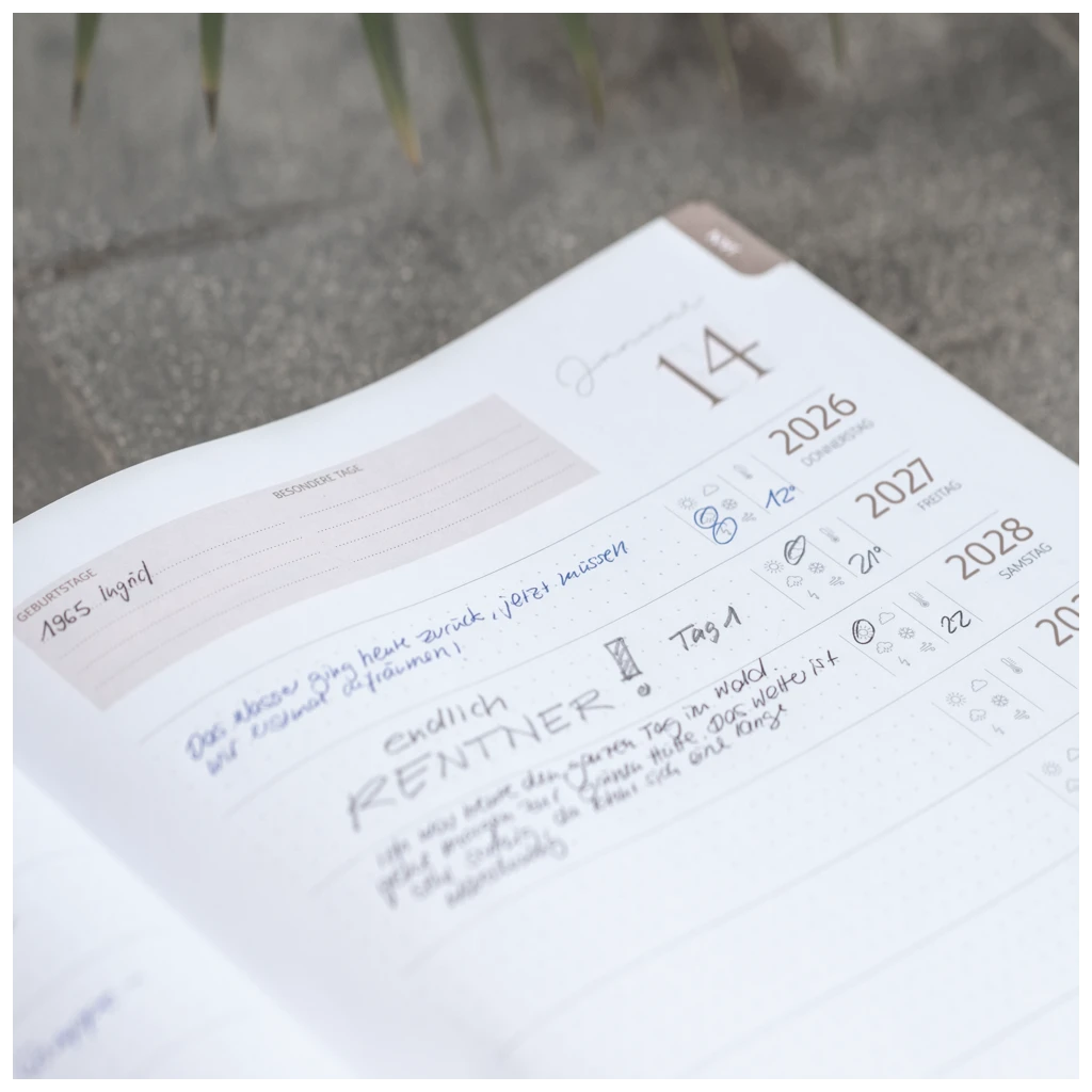 10-Jahres-Kalender Premium 2026-2035 „10 Years of Moments“ | A4, Kunstleder