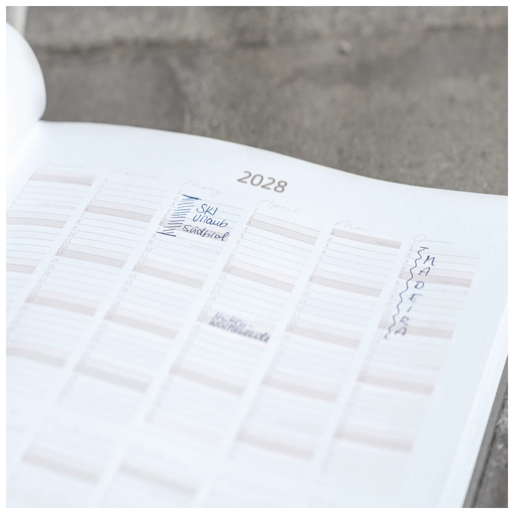 10-Jahres-Kalender Premium 2027-2036 „10 Years of Moments“ | A4, Kunstleder